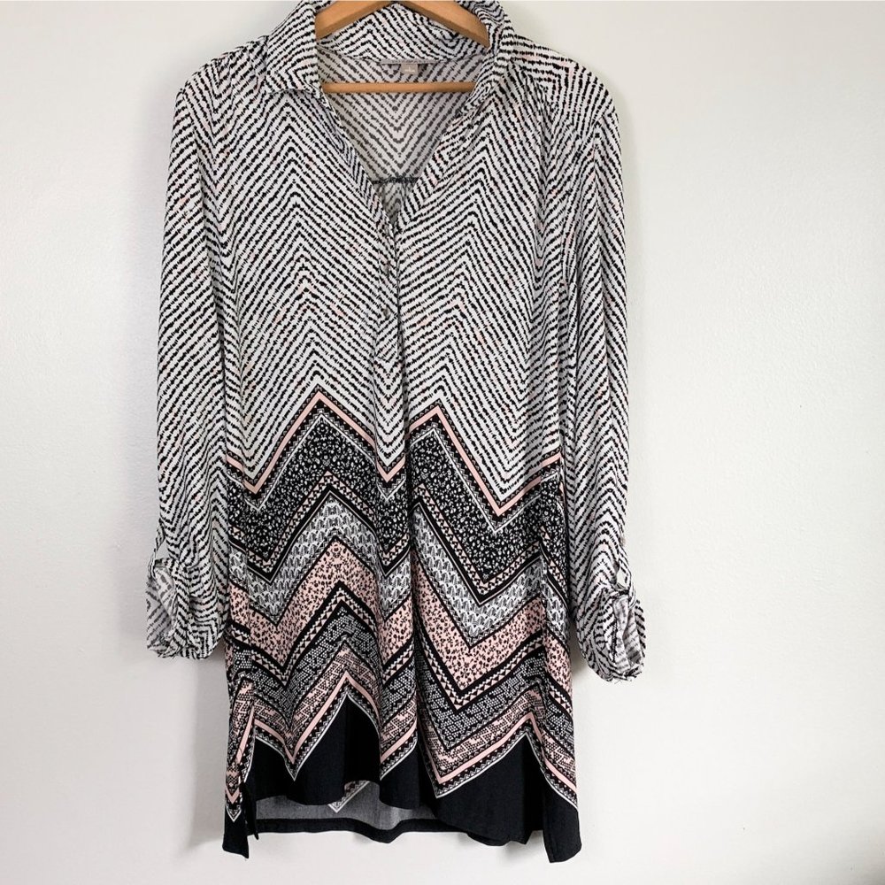 Roz & Ali Half Button V Neck Patterned Tunic Top L